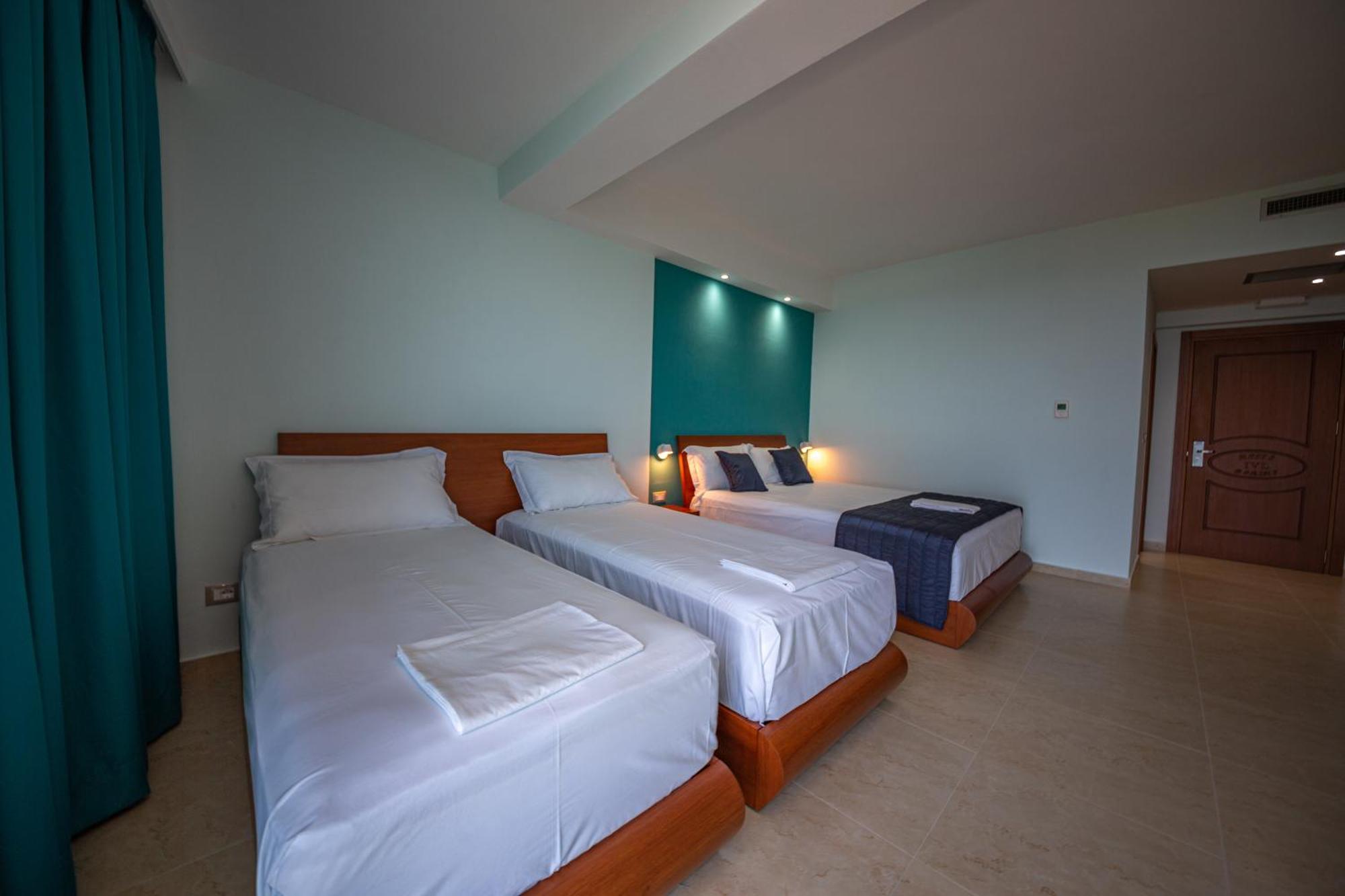 Hotel Borshi Quarto foto
