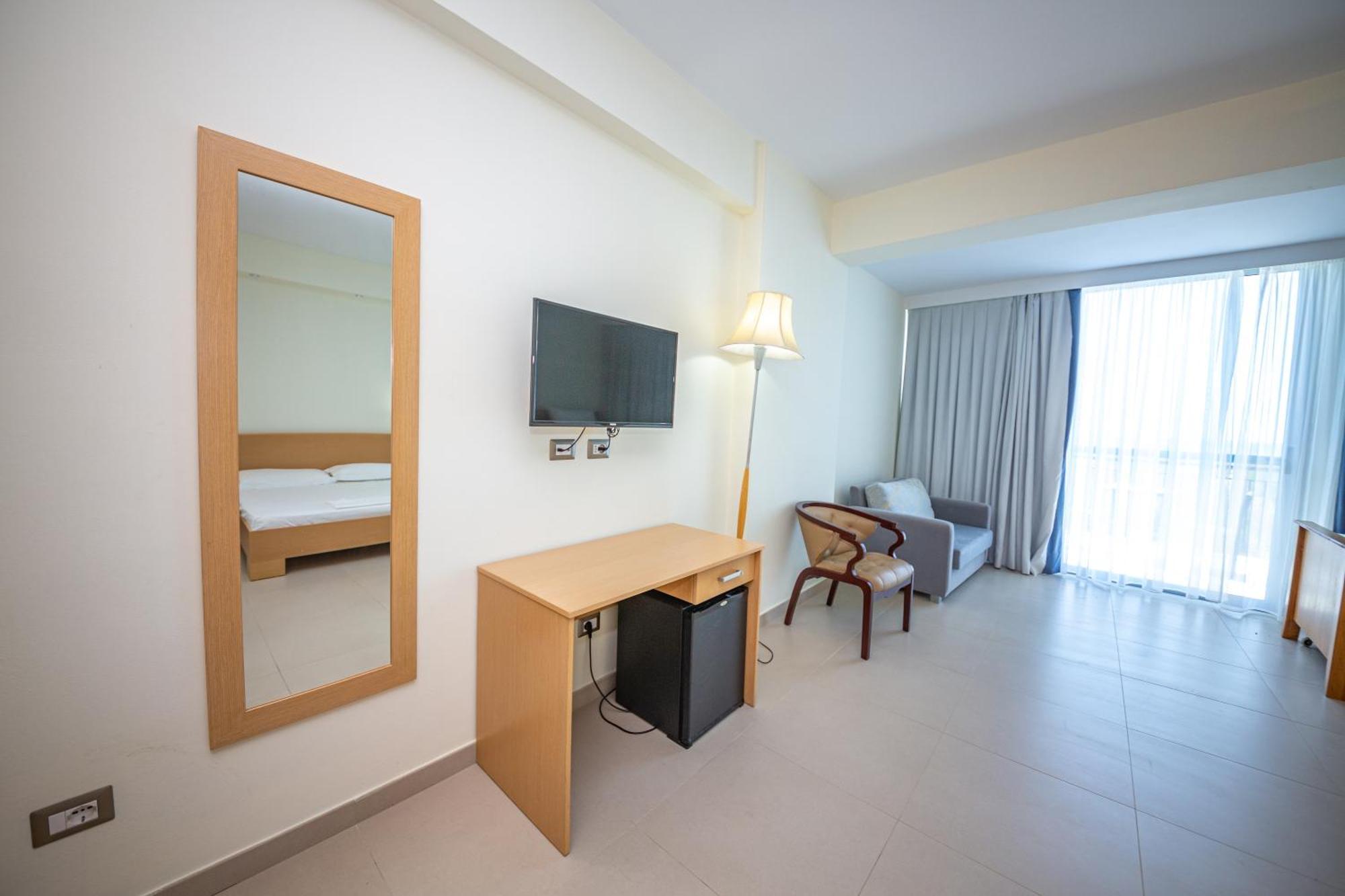 Hotel Borshi Quarto foto